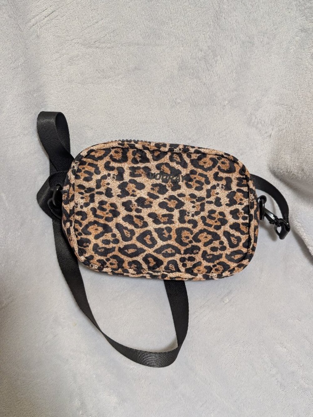 Share Vooray Sidekick Crossbody Bag Leopard Travel Sporty Pouch